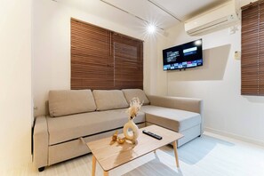 基本公寓, 非吸煙房 | 起居區 | 32-吋 LCD 液晶電視，提供數位頻道