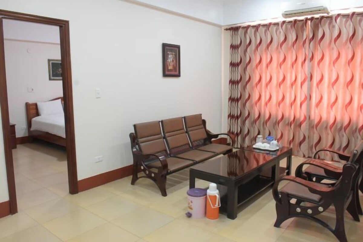 Desk, WiFi (free), bed sheets