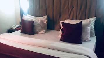 1 غرفة نوم ومكتب ومساحة عمل للكمبيوتر المحمول