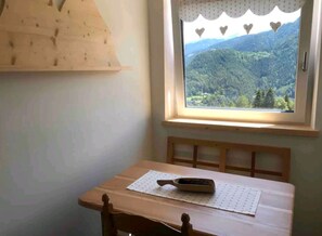 Basic Double Room | Private kitchen | Fridge, microwave, stovetop, espresso maker - B&B NONNA ROSA  (Capriana)