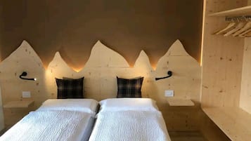 Basic Room | 1 bedroom, hypo-allergenic bedding, soundproofing, iron/ironing board
