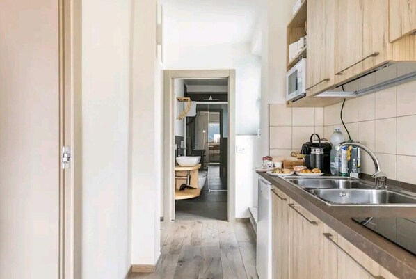 Basic Double Room | Private kitchen | Fridge, microwave, stovetop, espresso maker - B&B NONNA ROSA  (Capriana)