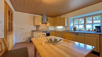 Réfrigérateur, four, plaque de cuisson, lave-vaisselle