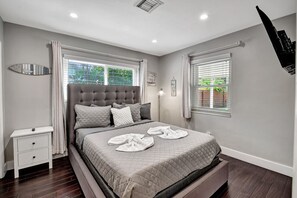 3 bedrooms, desk, iron/ironing board, travel cot - Tradewinds: Ultimate Delray Beach Lifestyle 3BR2BA Home + Heated Pool (Delray Beach)