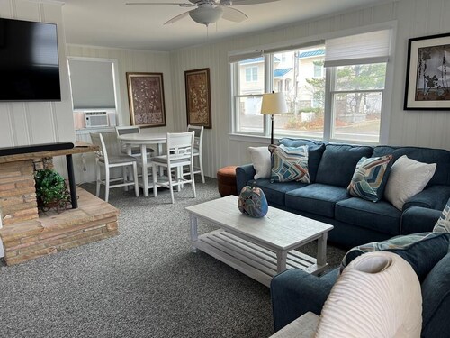 5 Bedrooms that Sleeps 14! Home has Ocean Views! 50 Feet from Beach Ramp!!!!