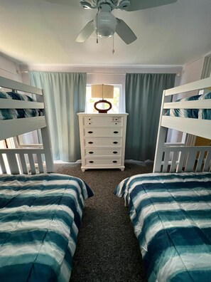 5 bedrooms, iron/ironing board, free WiFi