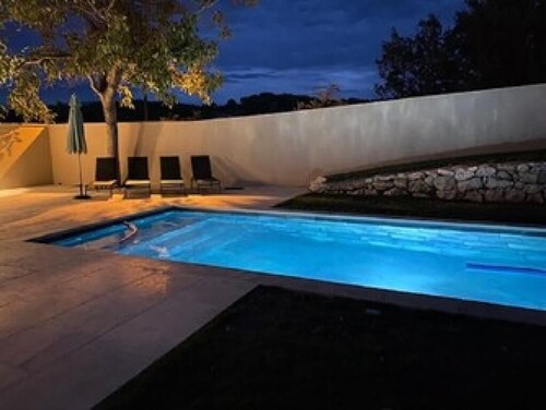 Vieux Mas rénové en Pierre sur Malemort du Comtat