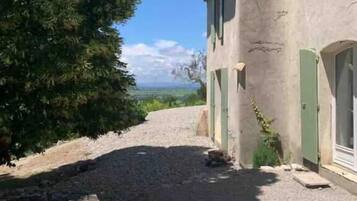 Enceinte de lâhĂ©bergement