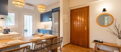 شقة بتصميم مميز | غرفة لتناول الطعام