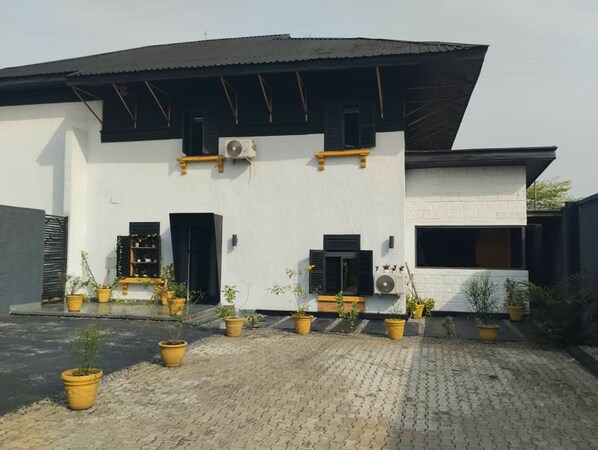 Front of property - The Crib-Artist Residence (Port Harcourt)