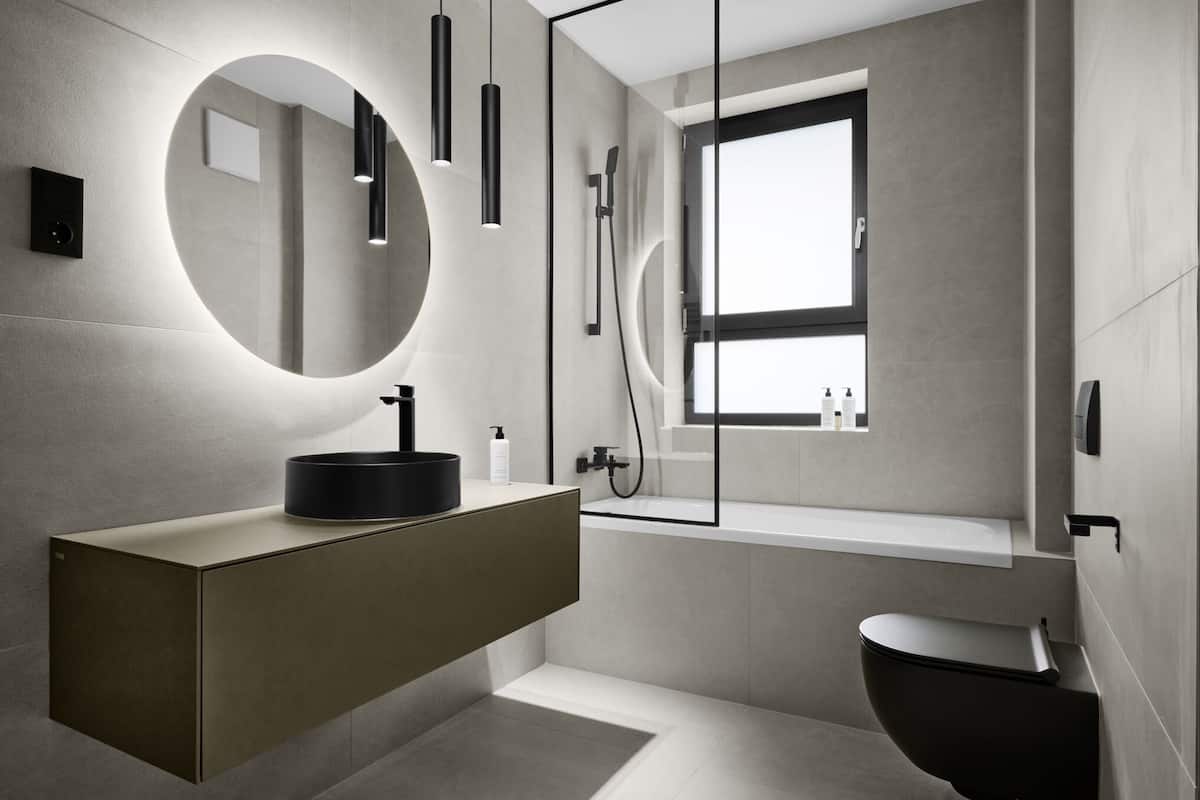 Superior Studio | Bathroom