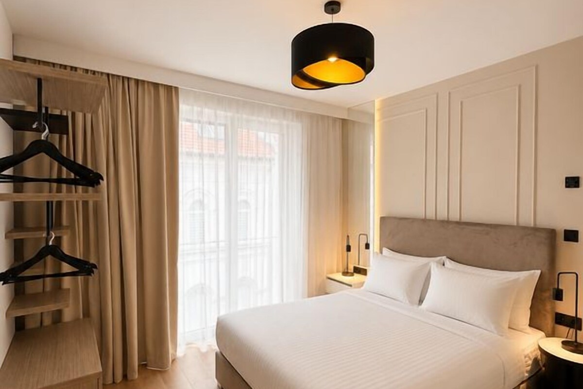 Executive Apartment | In-room safe, free WiFi, bed sheets
