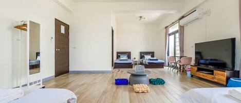 Familjerum - balkong | Mörkläggningsgardiner och sängkläder