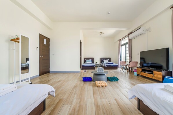 Familiekamer, balkon | Verduisterende gordijnen, beddengoed