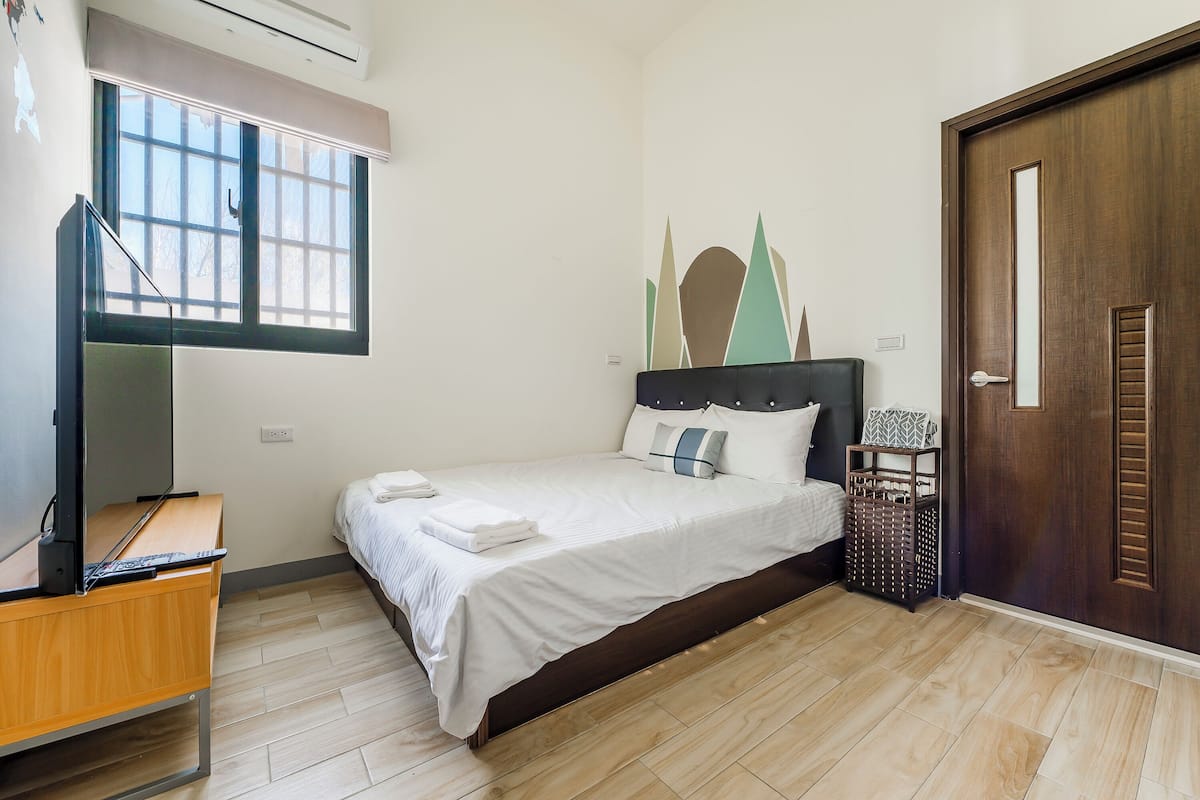 Blackout curtains, bed sheets