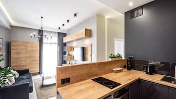 Departamento exclusivo | Cocineta privada | Refrigerador, parrilla de estufa, cafetera y tetera y tetera eléctrica