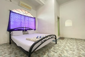 Standard Double Room | Bed sheets