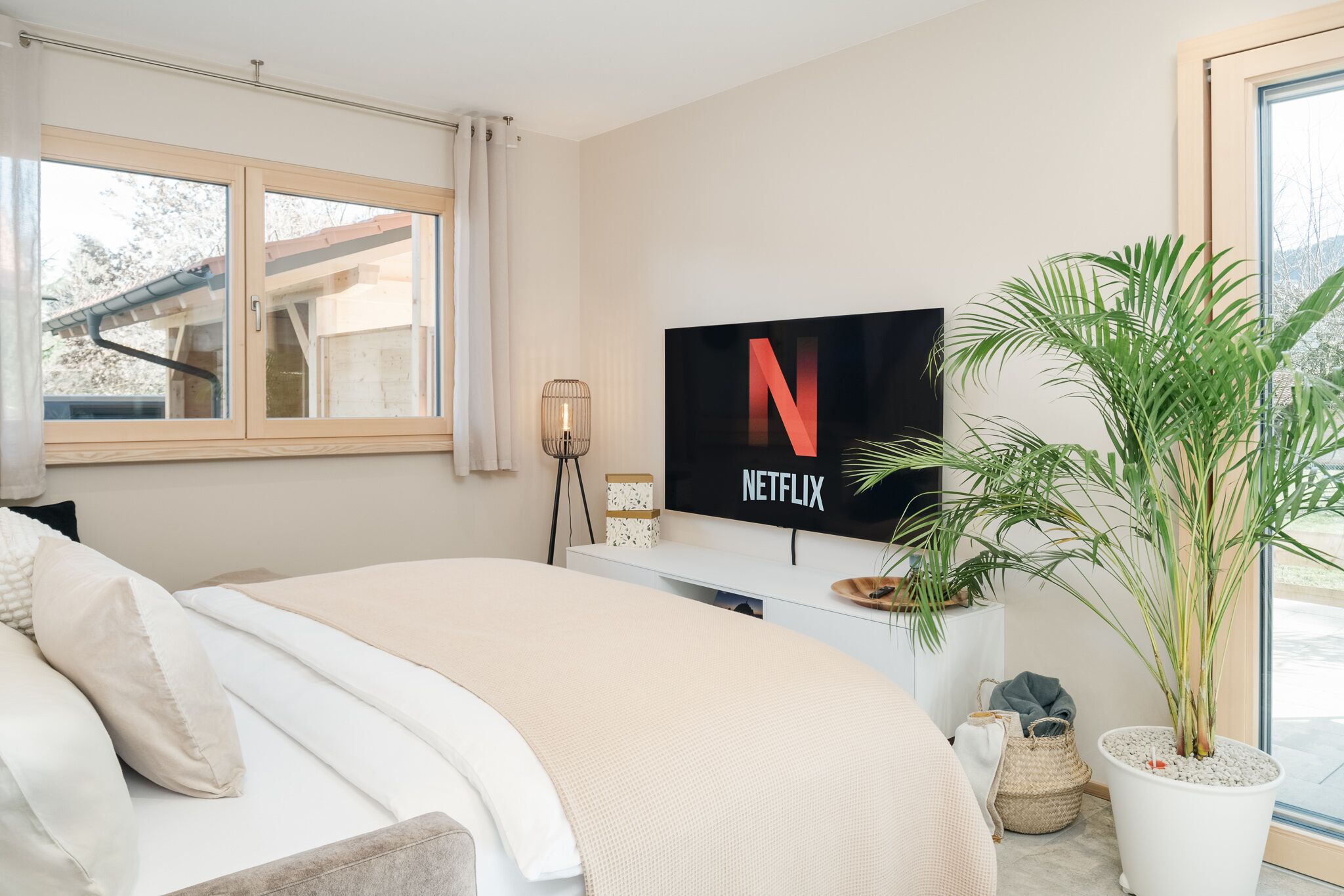2 bedrooms, bed sheets