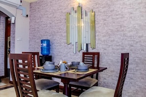 Exclusive Apartment | Private kitchen | Fridge, microwave, cookware/dishes/utensils