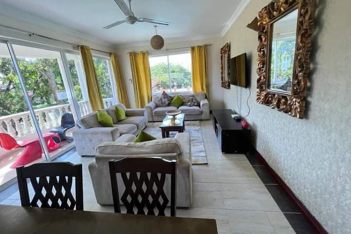 Deluxe Apartment | Living area