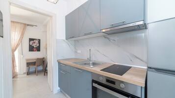 Apartment, 1 Bedroom | Private kitchen