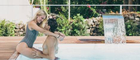 Outdoor pool, open 9:00 AM to 5:00 PM, pool umbrellas, sun loungers
