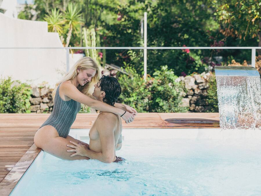 Outdoor pool, open 9:00 AM to 5:00 PM, pool umbrellas, sun loungers