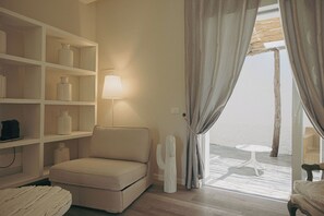 华丽客房 | 高档床上用品、羽绒被、Select Comfort 床、迷你吧