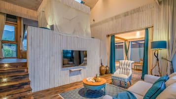 Luxury Studio Suite | 1 bedroom, premium bedding, free minibar, desk