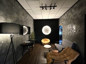 Family House | Living area | Flat-screen TV - Mulan Guest House (Langkawi)