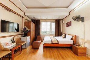 Superior Double Room | Free WiFi, bed sheets - SPOT ON 693 Hoang Long Hotel (Hanoi)