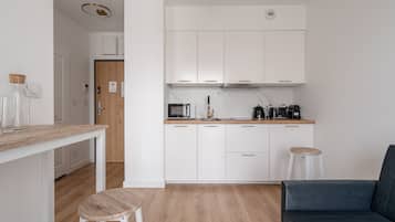 City Apartment | Private kitchenette | Fridge, stovetop, espresso maker, coffee/tea maker