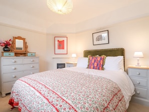 2 bedrooms, individually decorated, individually furnished, free WiFi