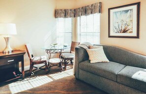 Smart TV, video games, DVD player, foosball - Huge 3BR unit in Luxury Golf, Tennis, & Lake Family Resort with Water Park (Kissimmee)