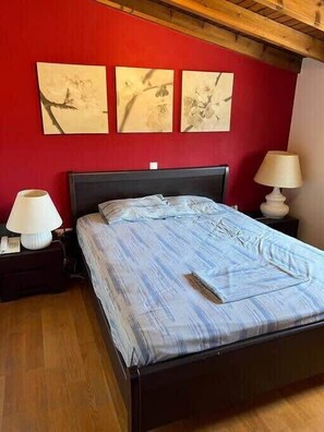 1 室のベッドルーム、アイロン / アイロン台、WiFi (無料)