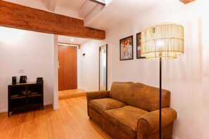 Living area - Sette Chiese Apartment (Bologna)