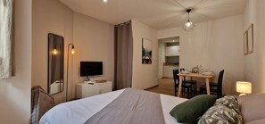 1 bedroom, iron/ironing board, WiFi, bed sheets - Le T2 A du Meysse (Meysse)