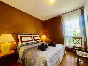 4 Schlafzimmer, Bügeleisen/Bügelbrett, Internetzugang, Bettwäsche