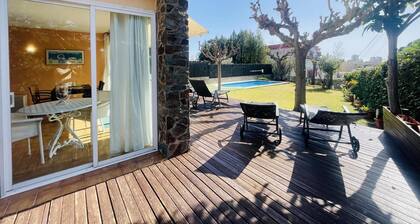 Villa Sol I Mar by Costabravaway