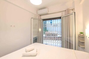 1 bedroom, desk, iron/ironing board, WiFi - Your perfect choice in Athen's best location (Athina)