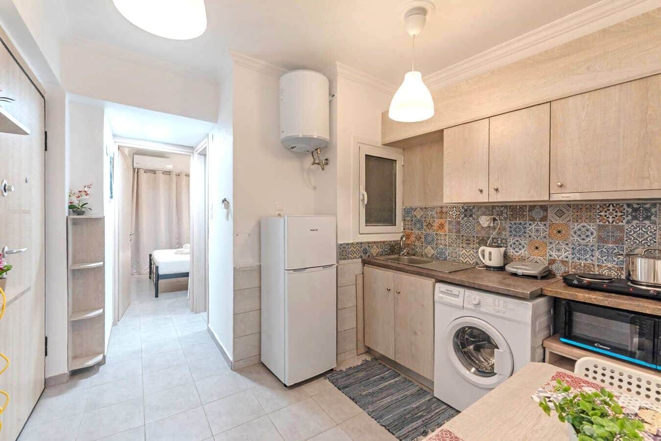 ثلاجة، ميكروويف، موقد طهي مسطح، محمصة خبز