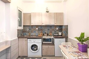 冷蔵庫、オーブン、コンロ、トースター