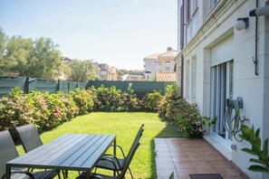 Apartamento, 2 quartos, terraço, ao lado da praia | Terraço/pátio