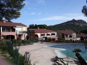 Outdoor pool - Les Pieds Dans L'eau, Entre mer et Montagne, Entre Cannes et Saint Tropez (Saint-Raphaël)