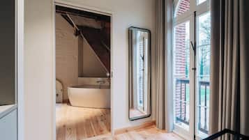 Junior dubbelrum | Skrivbord, arbetsyta för laptop, gratis wi-fi och sÀngklÀder