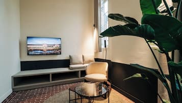 Exclusive Double Room | Living area