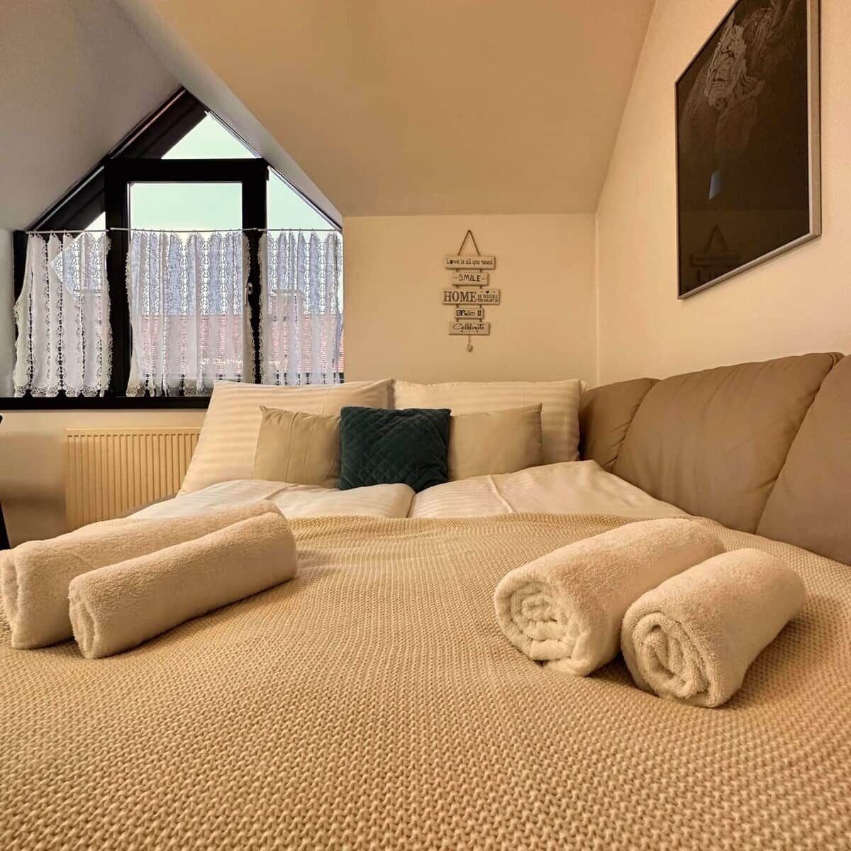 1 bedroom, desk, iron/ironing board, WiFi