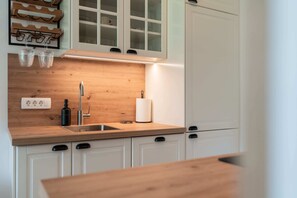 Kühlschrank, Ofen, Herdplatte, Geschirrspüler