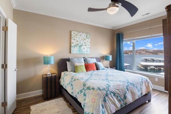 3 bedrooms, desk, free WiFi, bed sheets