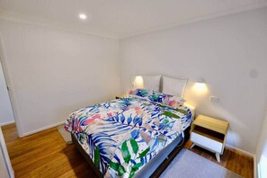 2 bedrooms, iron/ironing board, free WiFi